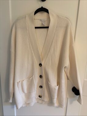 Design History Cream Button-Front Oversized Cardigan